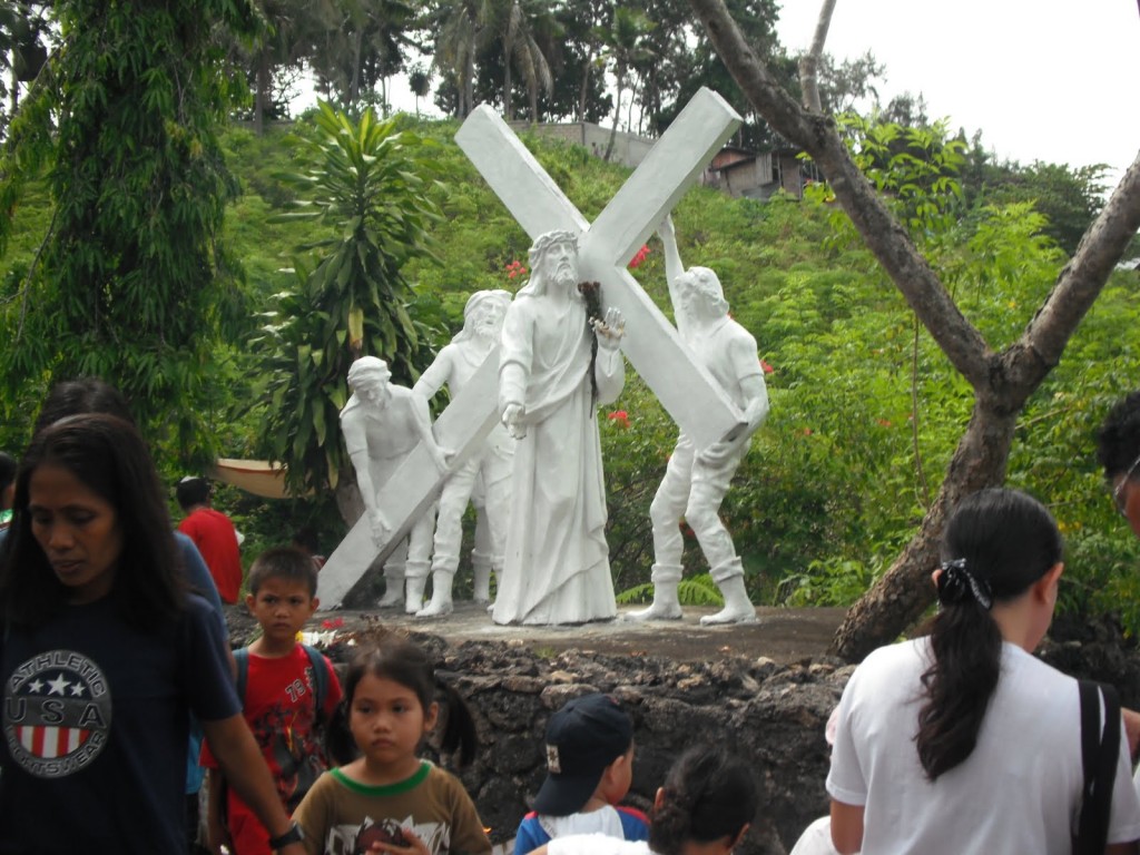 Love considers the beam | Meditating The Second Station of the Cross